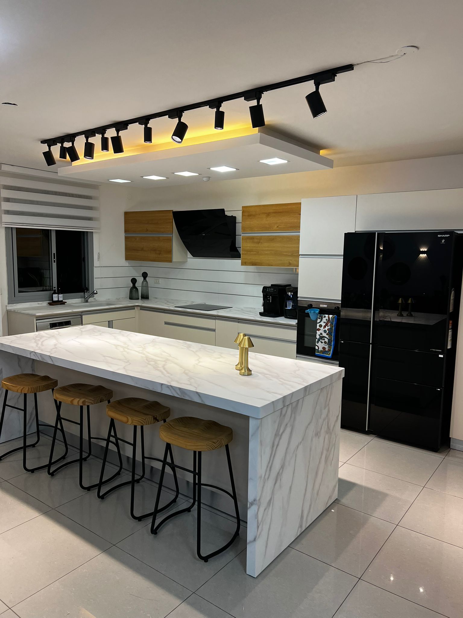 טפטים וחיפויים לשיש