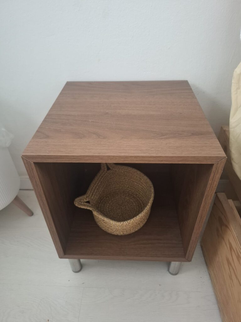 חידוש שידות לילה עם טפט